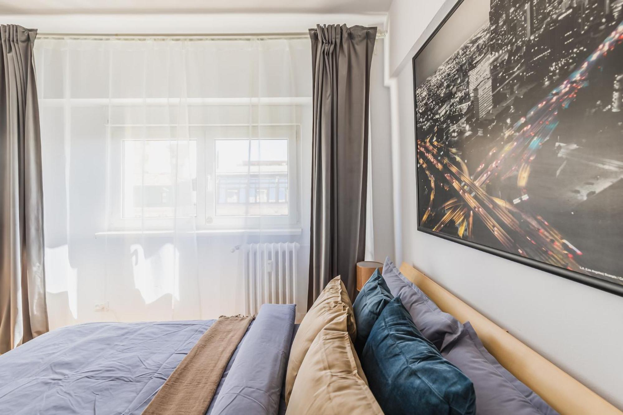 Sunshine Haven - M&n Bucureşti