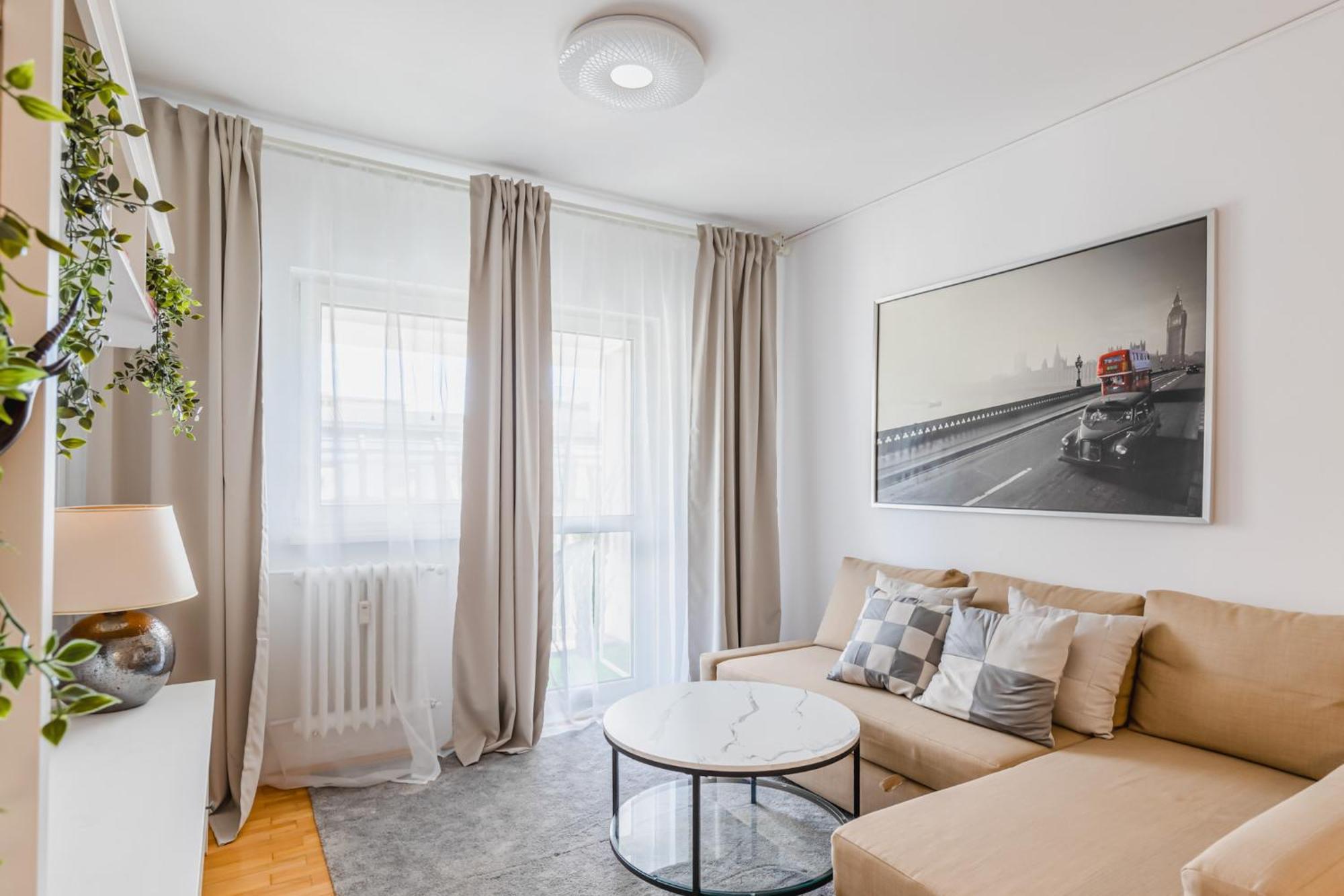 Sunshine Haven - M&n Apartment Bucharest