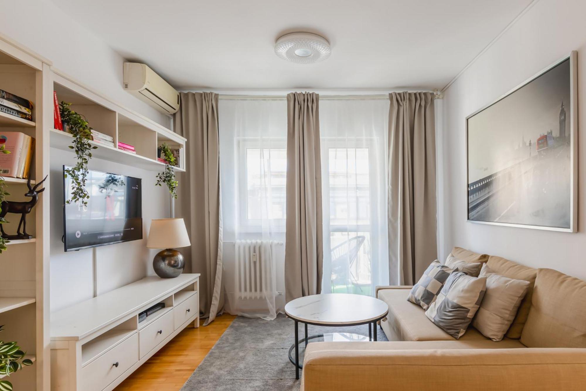 Sunshine Haven - M&n Apartment Bucharest